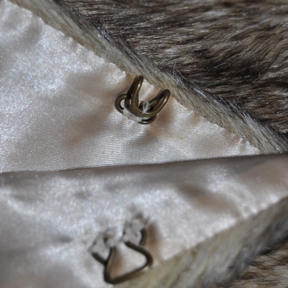 CHEROKEE Girl's Faux Fur Vest Sleeveless Jacket - Picture 2 of 4